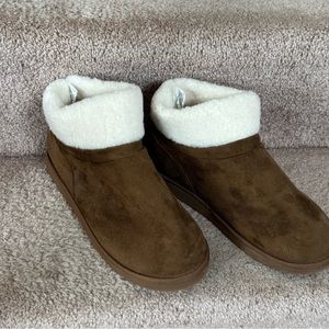 Women’s Cozy Brown and Cream Suede Slip-ons NWOT